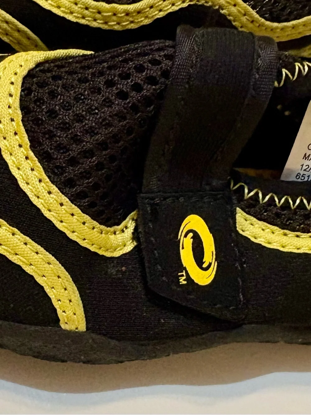 *NWT* O'Rageous Kids Toddler Black & Yellow Aqua Sock Water Slip-On Shoes Size 5